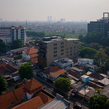 Stay.Vie Hotel Surabaya Bagian luar foto