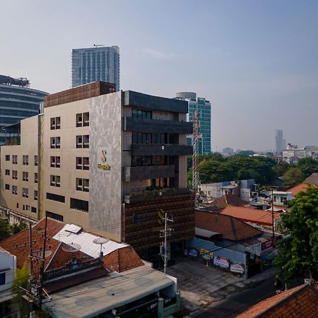Stay.Vie Hotel Surabaya Bagian luar foto