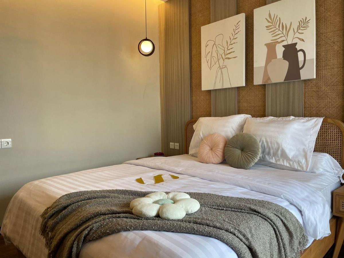 Stay.Vie Hotel Surabaya Bagian luar foto