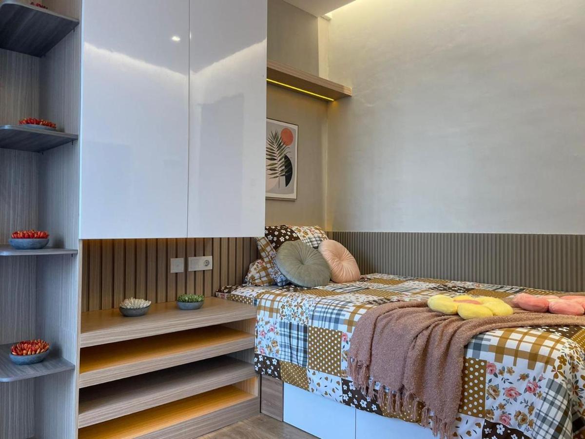 Stay.Vie Hotel Surabaya Bagian luar foto