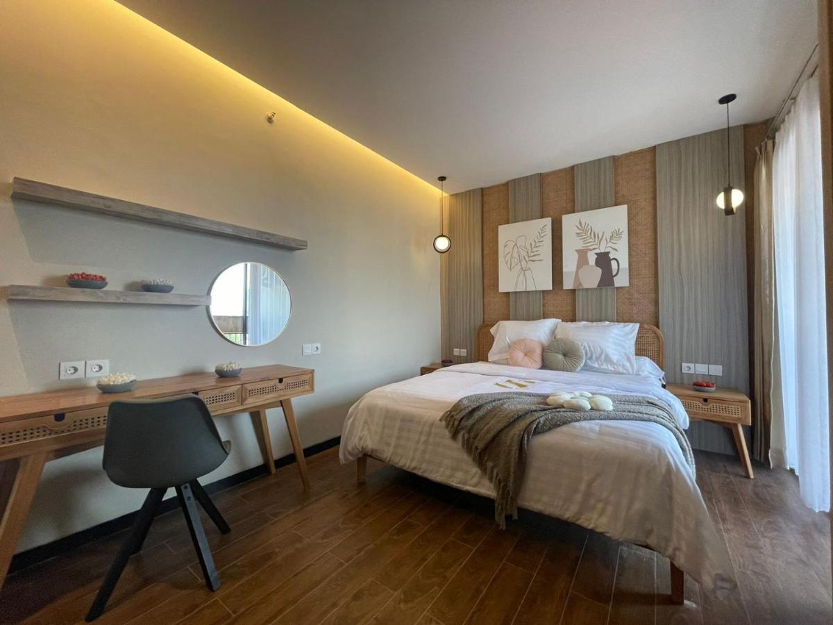 Stay.Vie Hotel Surabaya Bagian luar foto