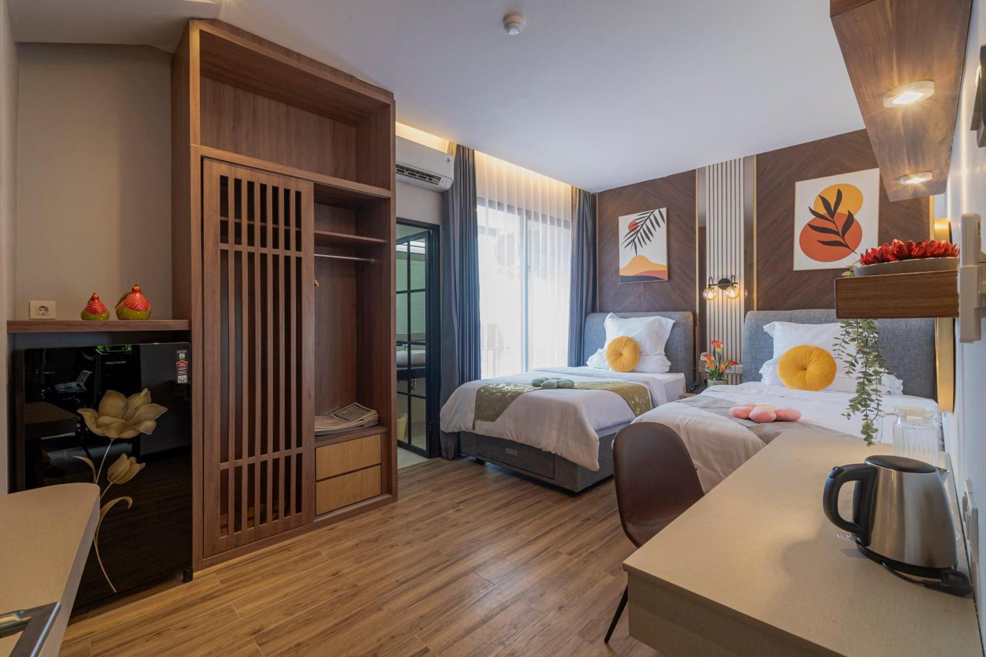 Stay.Vie Hotel Surabaya Bagian luar foto