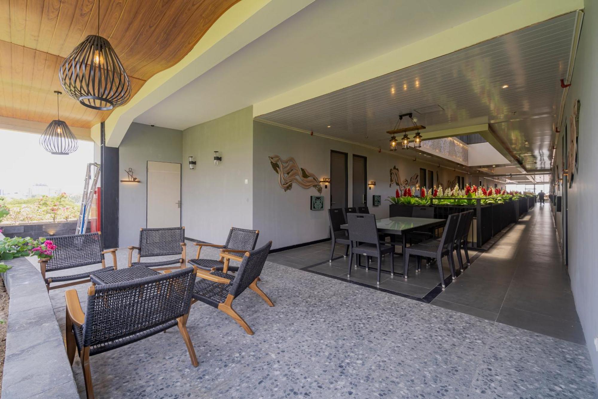 Stay.Vie Hotel Surabaya Bagian luar foto
