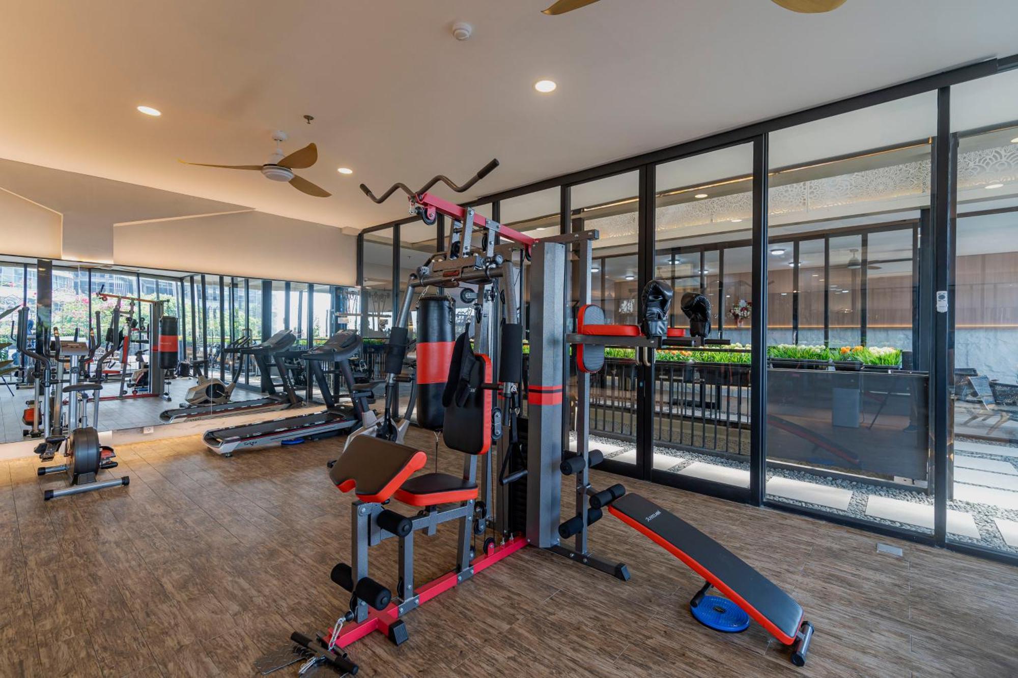 Stay.Vie Hotel Surabaya Bagian luar foto