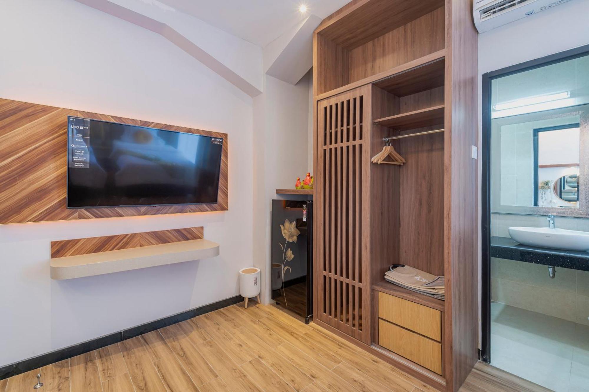 Stay.Vie Hotel Surabaya Bagian luar foto