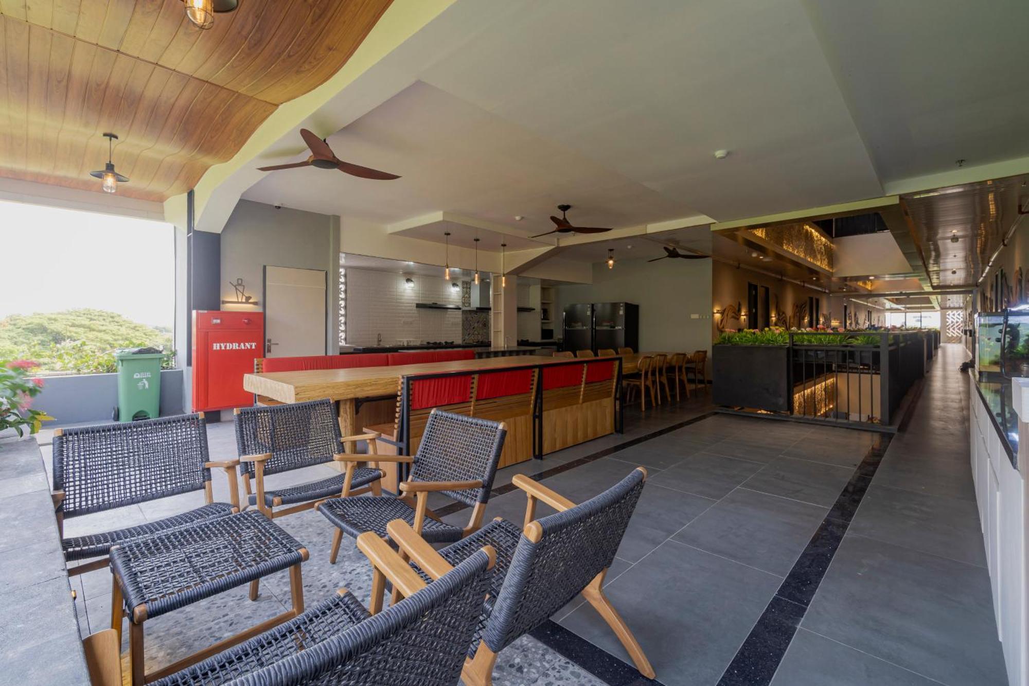 Stay.Vie Hotel Surabaya Bagian luar foto