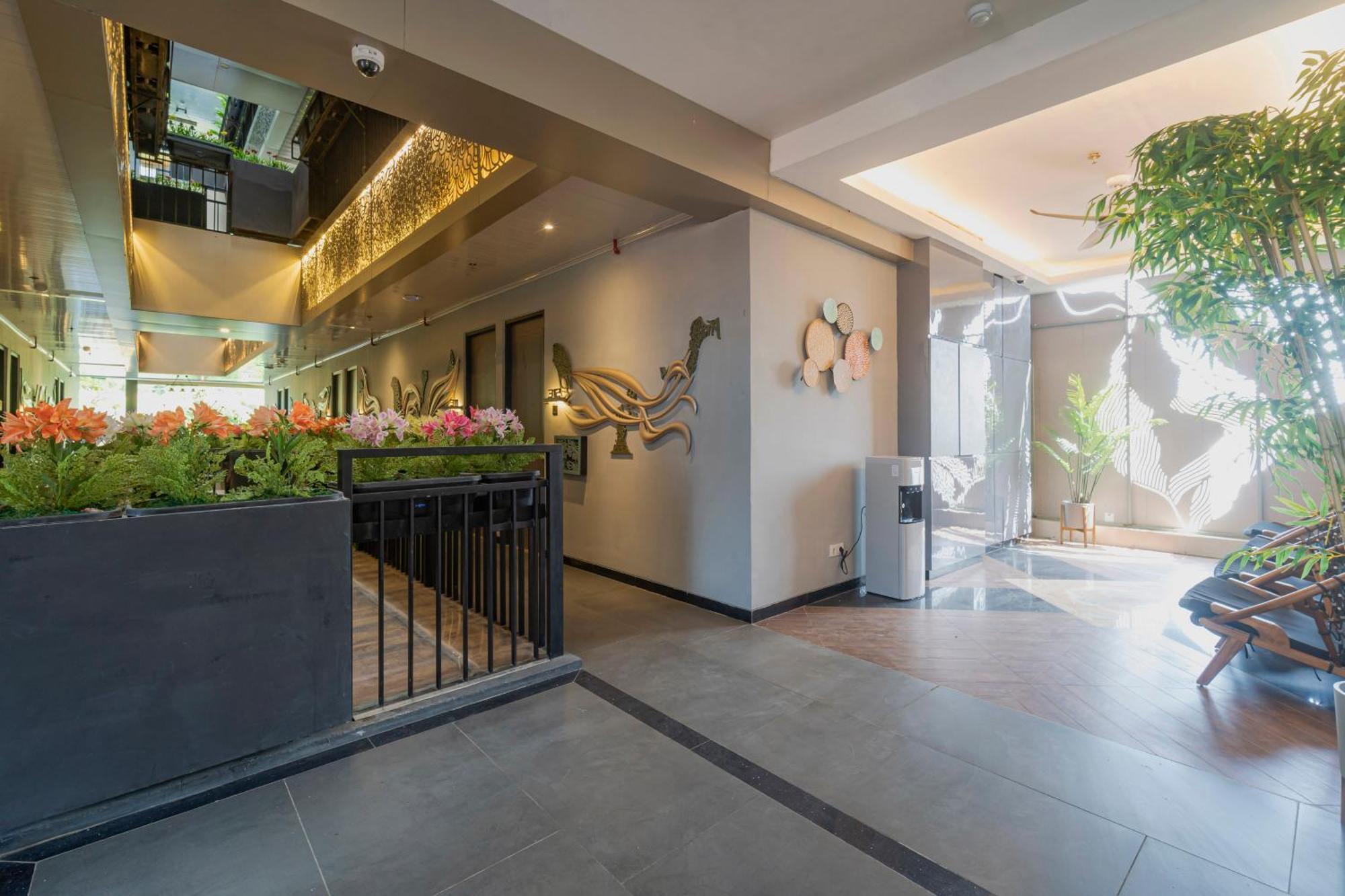 Stay.Vie Hotel Surabaya Bagian luar foto