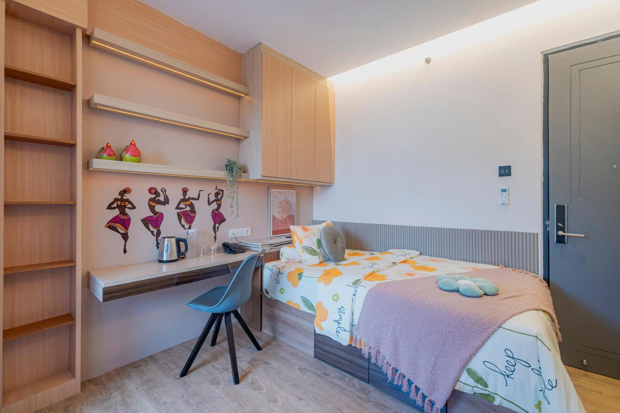 Stay.Vie Hotel Surabaya Bagian luar foto