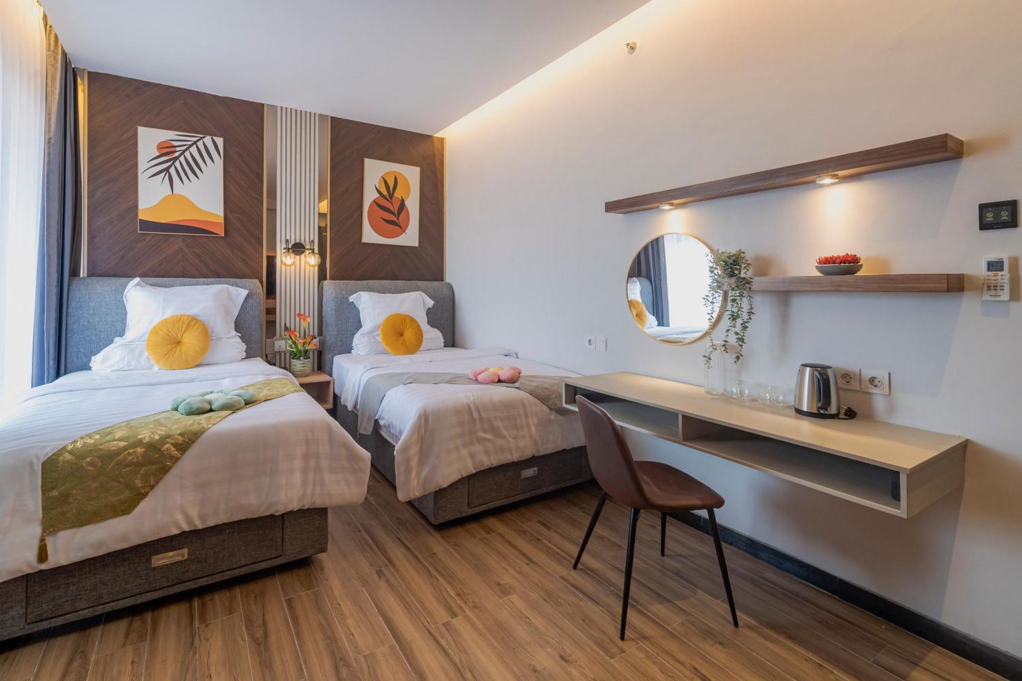 Stay.Vie Hotel Surabaya Bagian luar foto